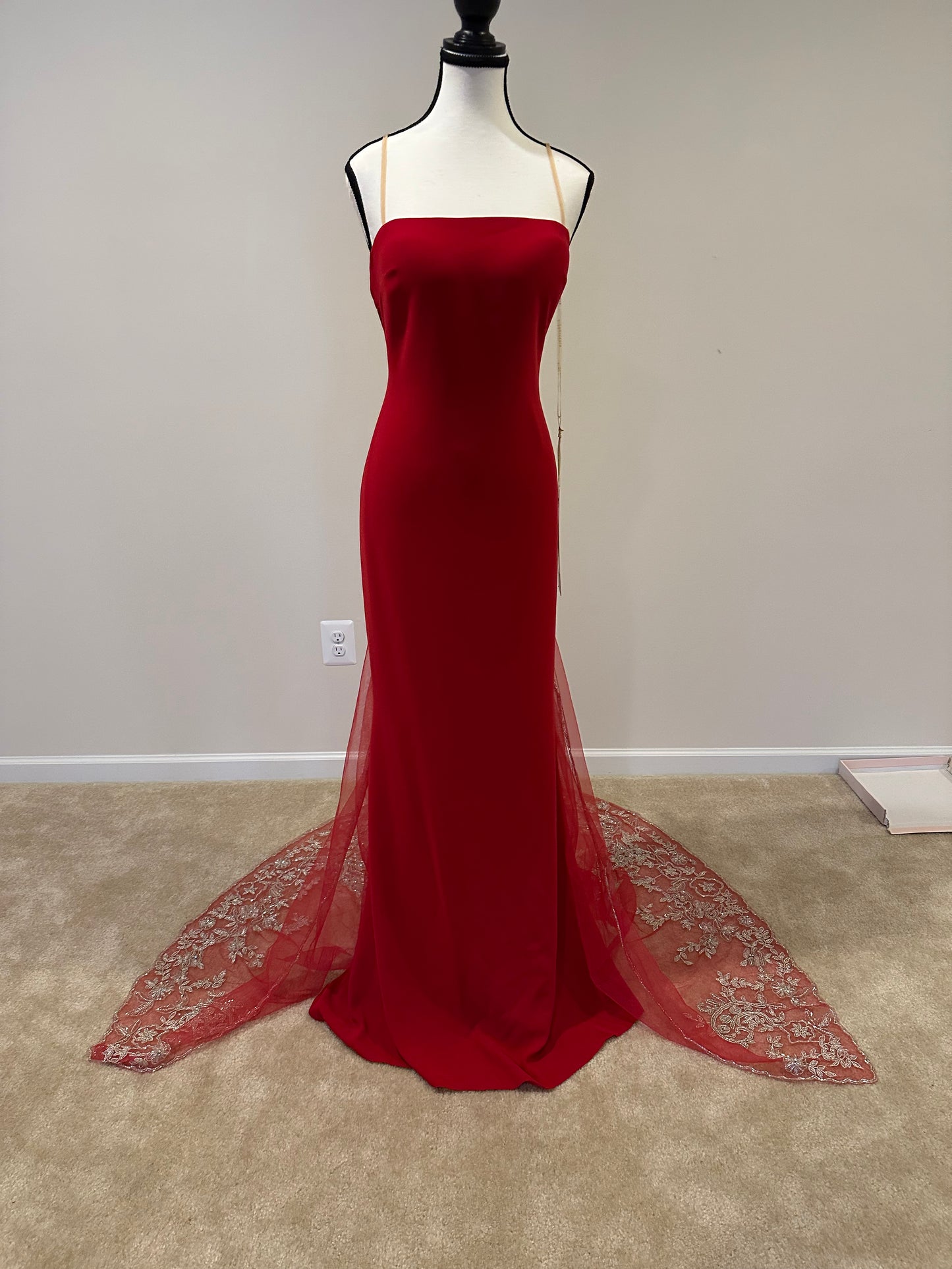 Tarik Ediz 92560 in RED