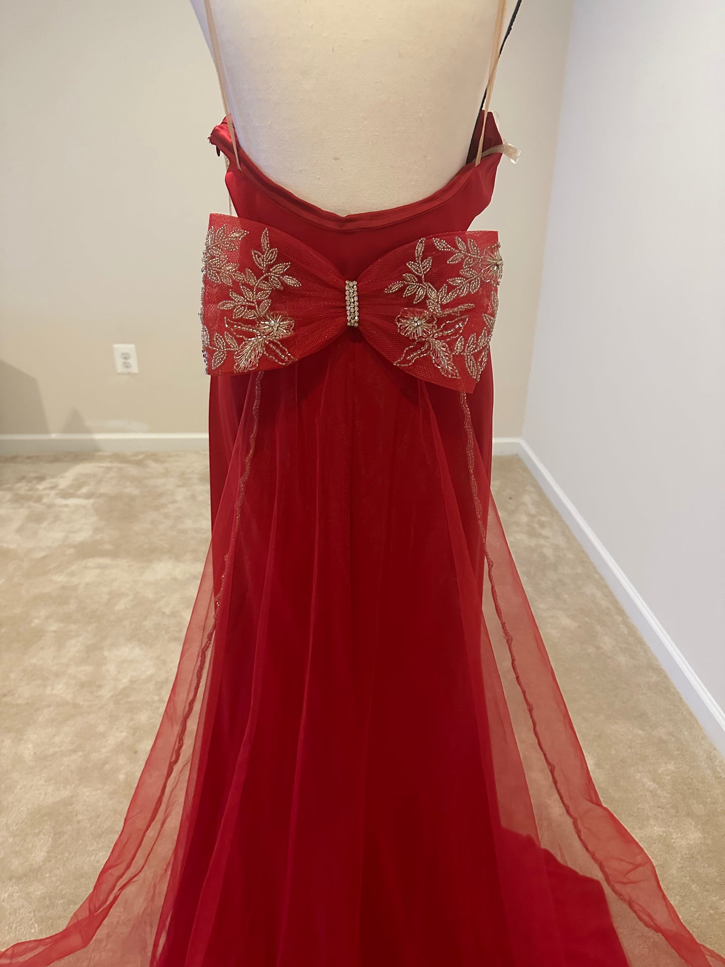 Tarik Ediz 92560 in RED